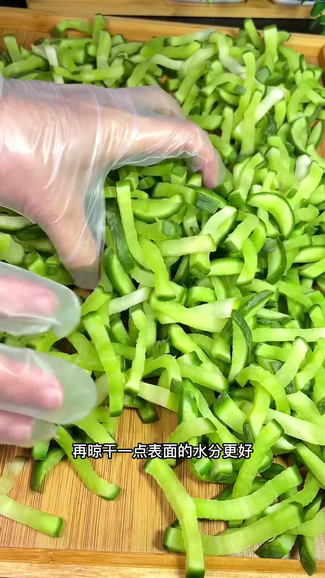 无油无水，萝卜榨菜黄瓜条这样做，吃一冬