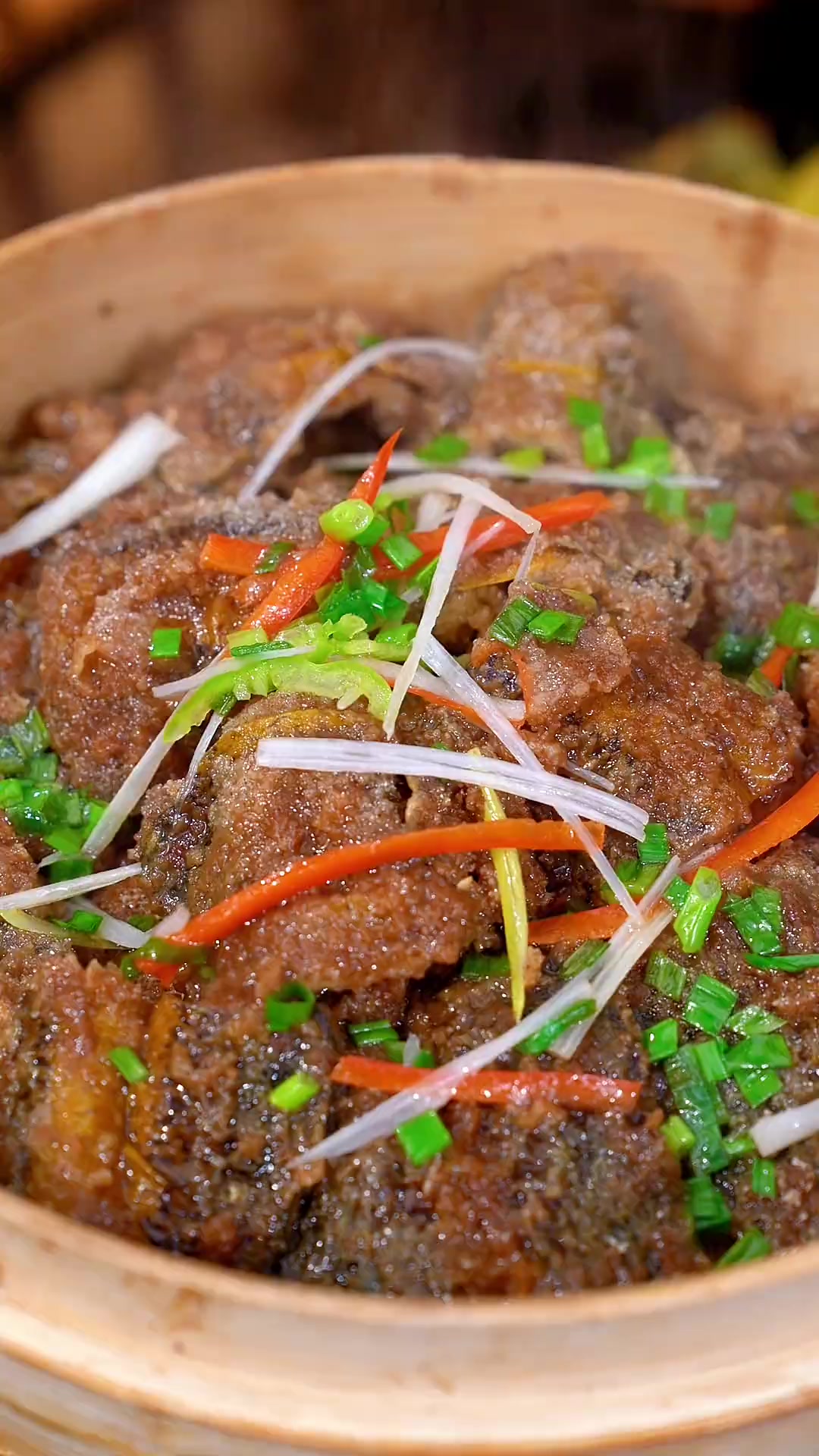 湖北天门蒸菜闻名，粉蒸鳝鱼堪称一绝