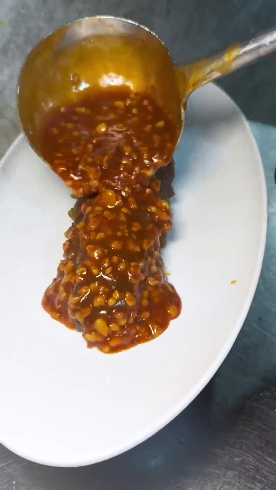 官府鲍汁肉米梅花参梅花参：1条肉米：100克鲍汁：300克鸡饭老抽适量调色