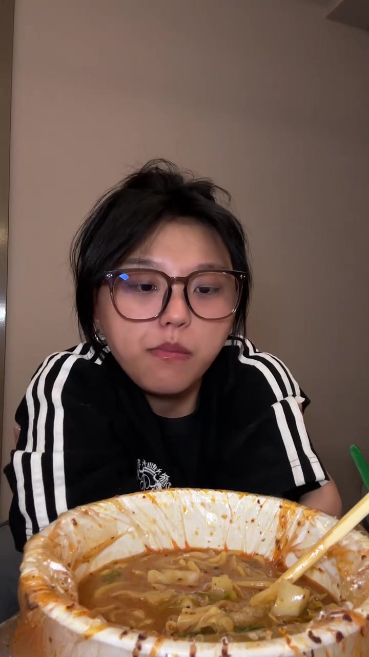 谁会拒绝在晚上来一顿麻辣烫呢？