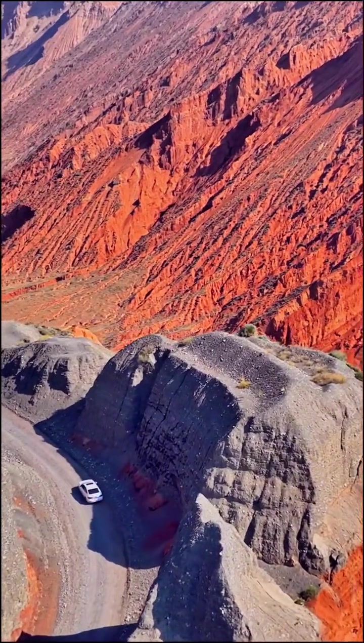 安集海大峡谷上帝留在世上的大地抽象派油画是中国版的科罗拉多