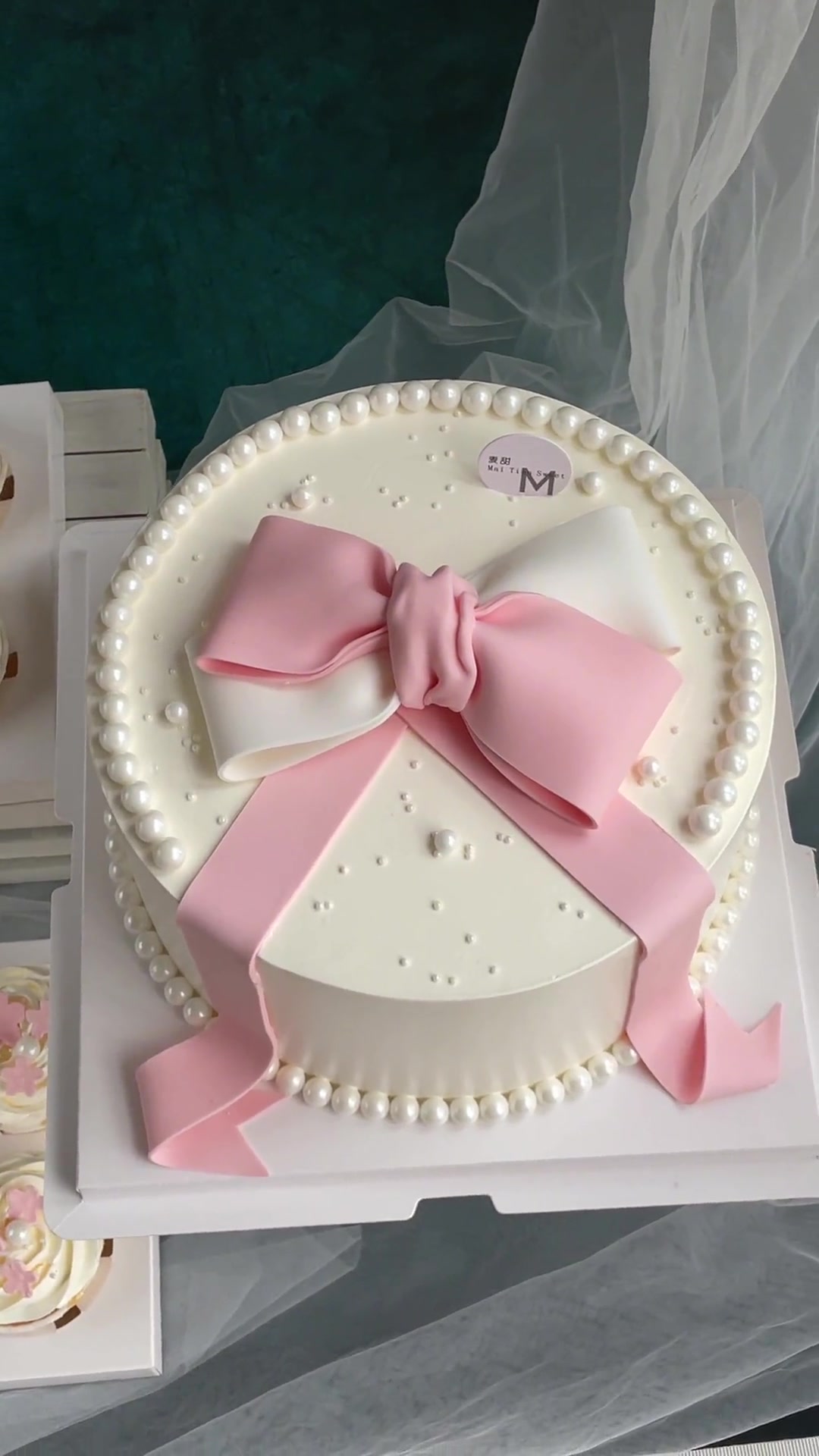 粉色系订婚蛋糕也好看呀