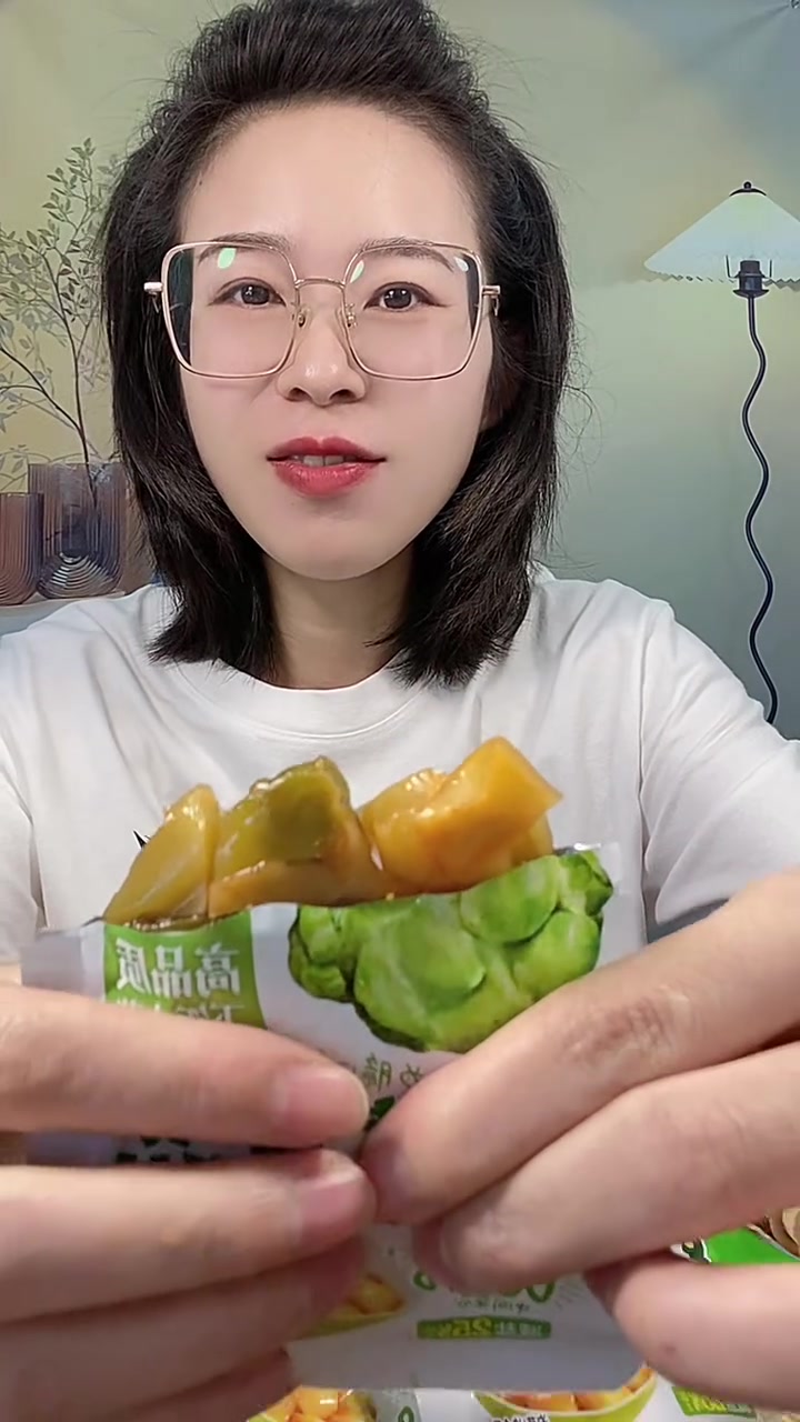 吉香居榨菜真芯，三大生态种植基地，瓦屋山，峨眉山，西岭雪山，减盐25%以上，到手20包