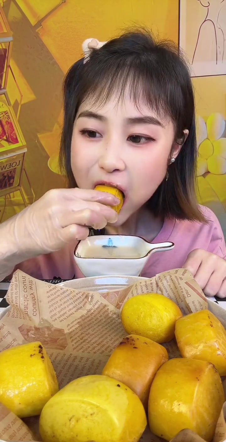 嗷嗷香的油炸玉米小馒头！好香好香好香！