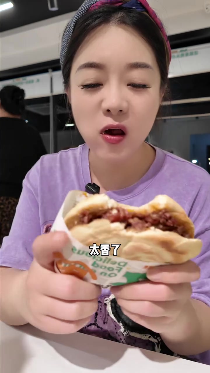 可怜的肖先生，吃我做的饭竟如此凄惨！哈哈哈