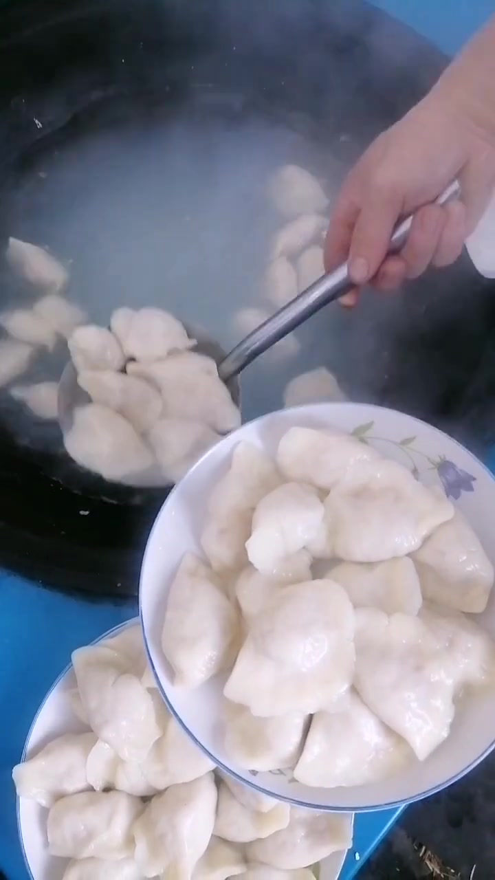 煮饺子小秘诀别添凉水30秒饺子漂起就熟