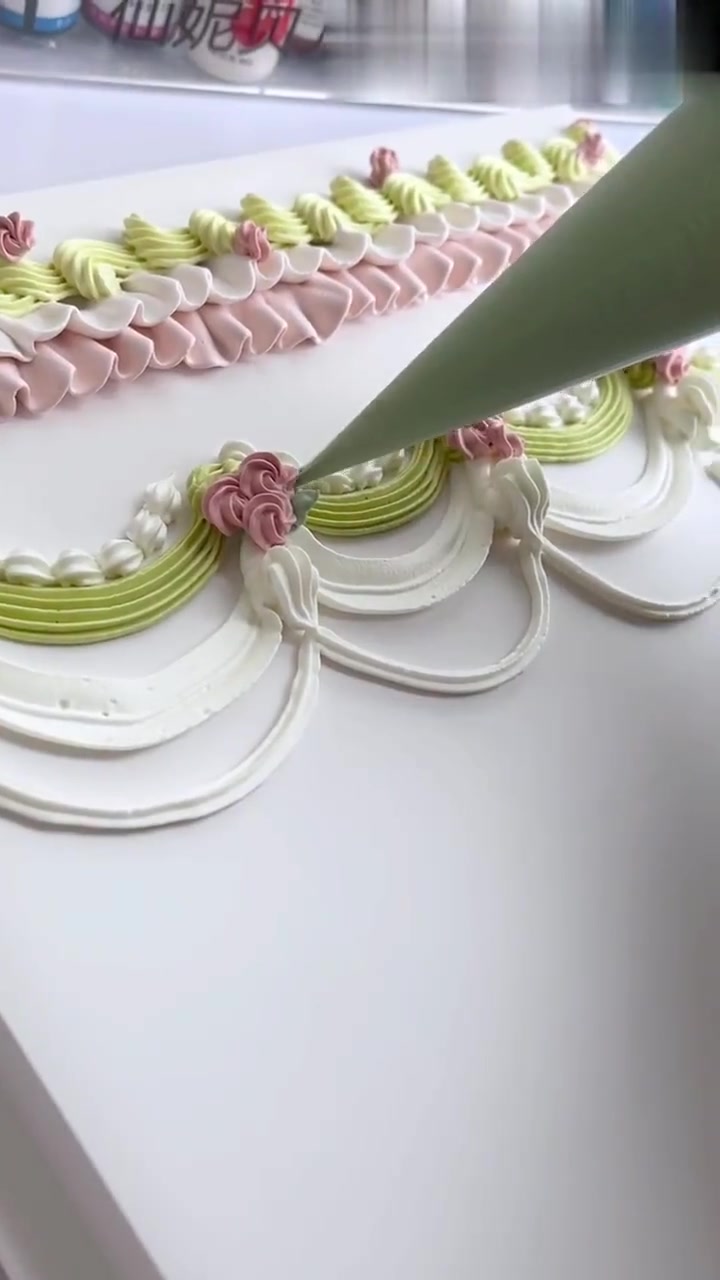 复古裱花蛋糕奶油花边教程分享