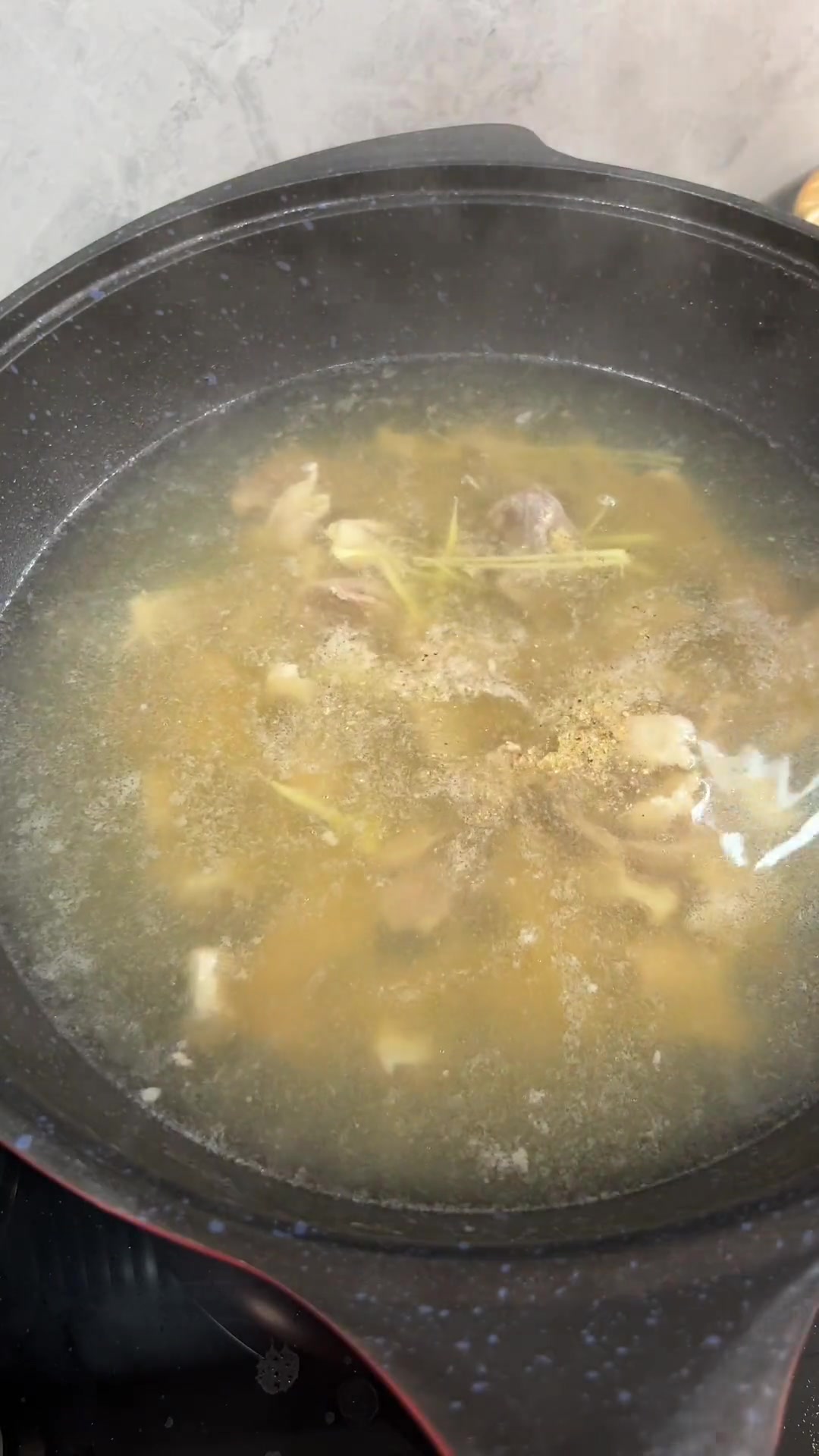 客家人早餐爱汤粉,我这样做家人连汤带料吃光