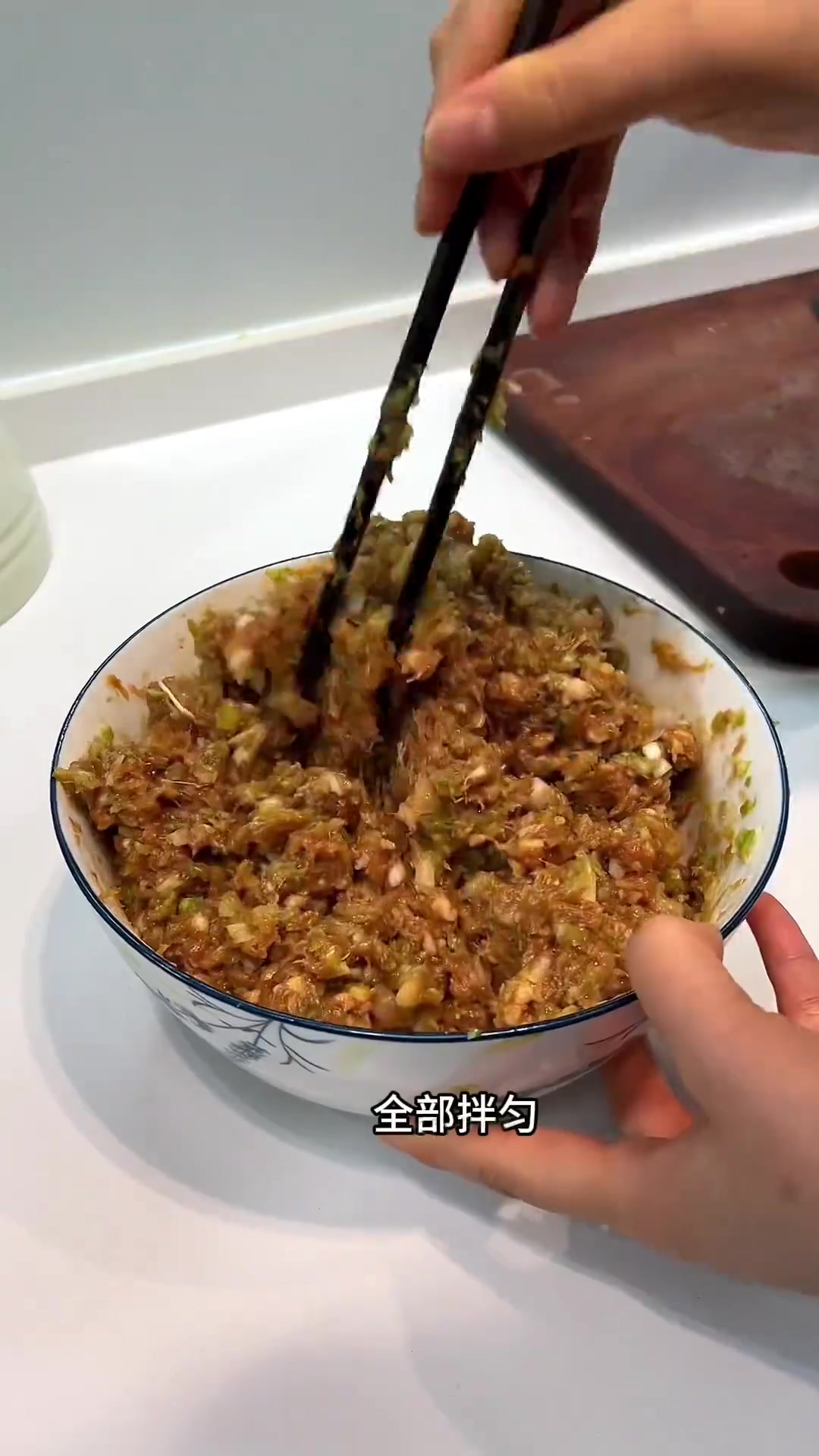 冬至日吃饺子，愿万事顺遂