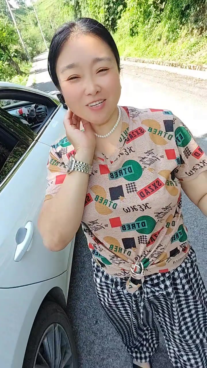 欢迎外地朋友来道真，我请吃羊肉粉和灰豆腐果炖腊猪脚杆