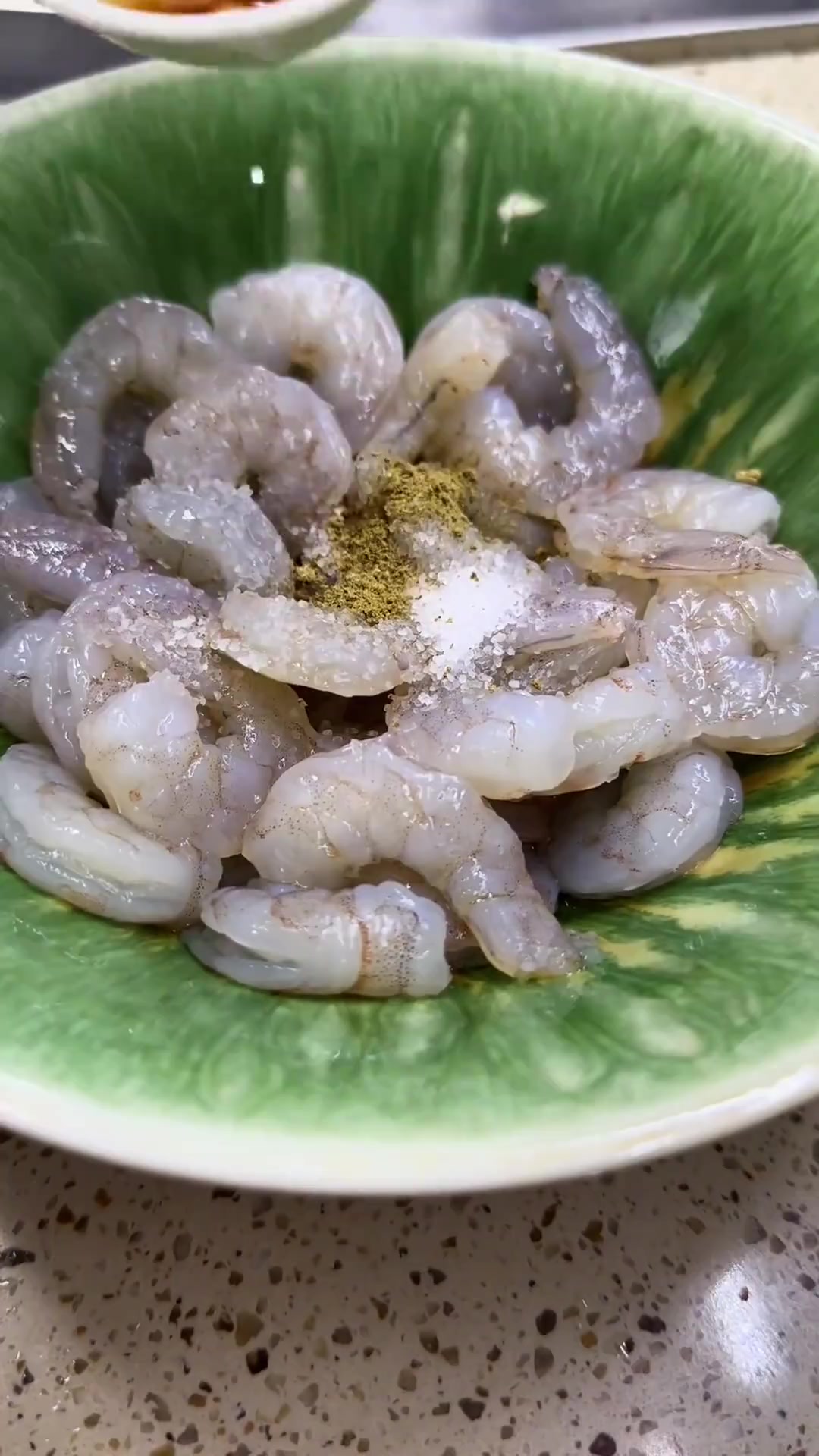 今天的晚餐,鲜虾仁滑蛋,简简单单一道菜,营养又好吃