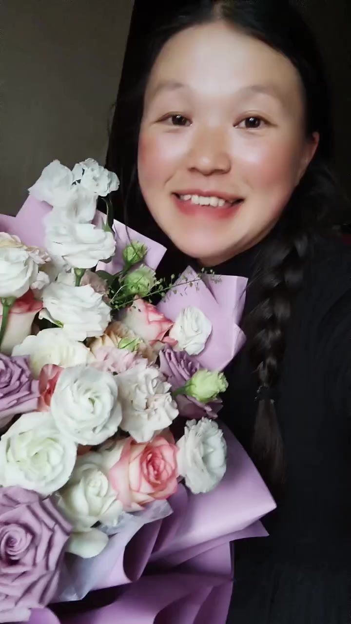 闲着没事发蛋糕照，小姑子竟为我准备生日蛋糕