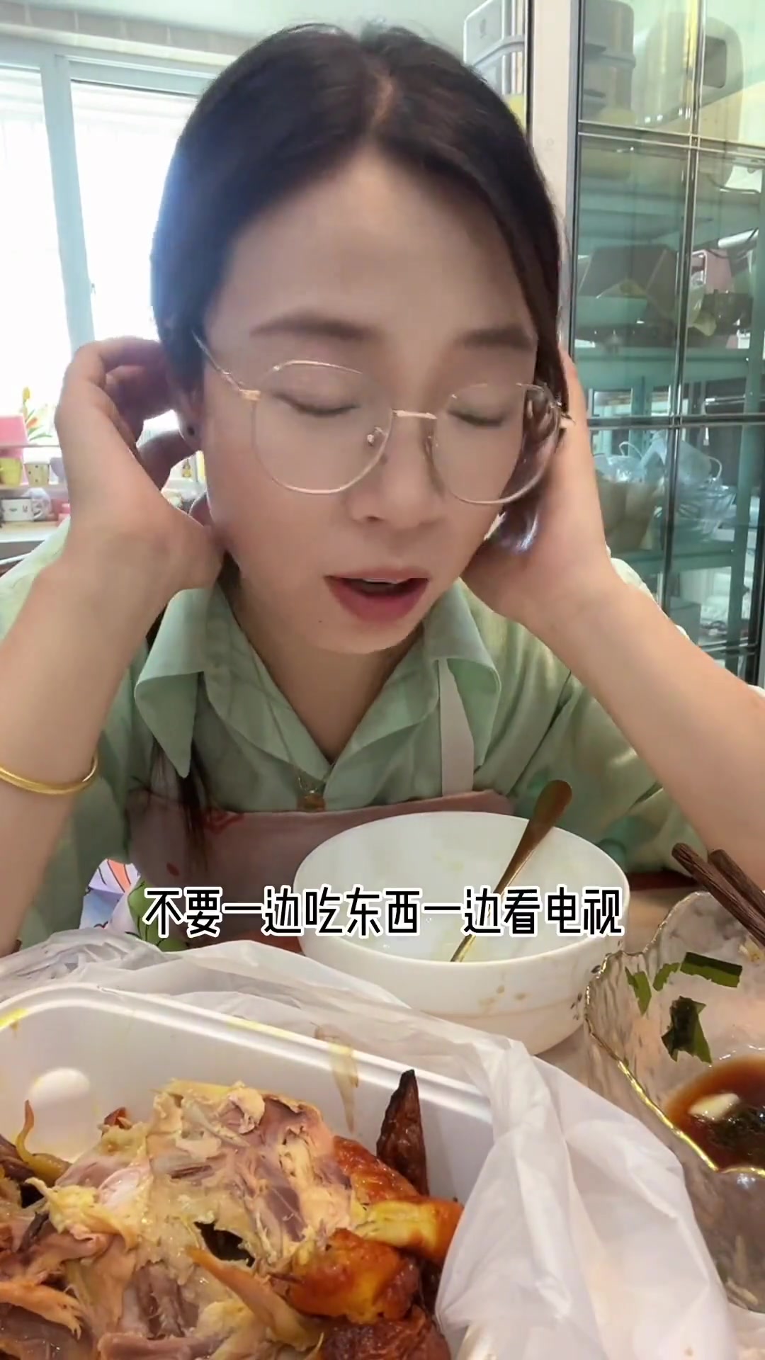 今天这一天过的太充实了……送曦曦钢琴比赛、双层蛋糕、送蛋糕……忙忙碌碌，晚上一秒入睡，非常