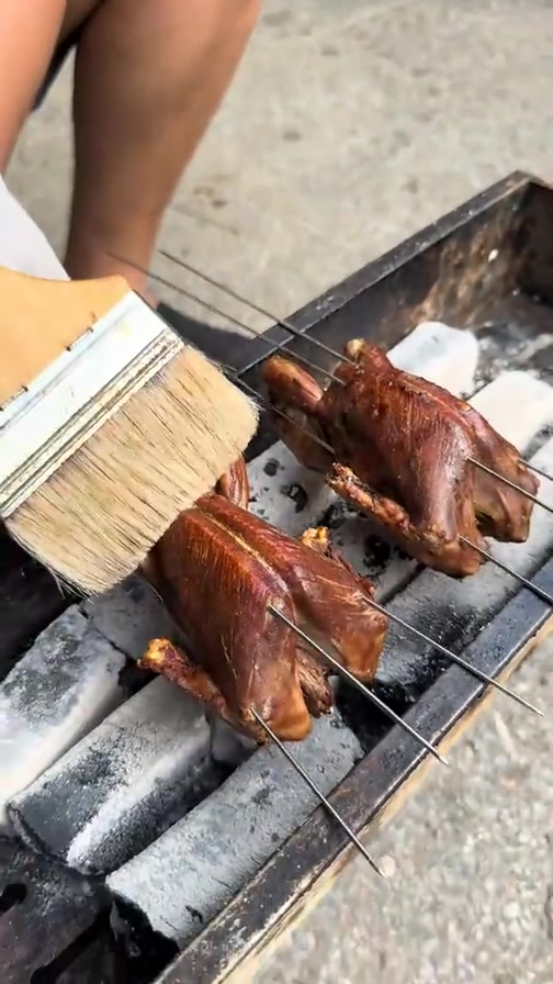 烧烤培训秘籍,解锁半成品鸽子烤制技巧