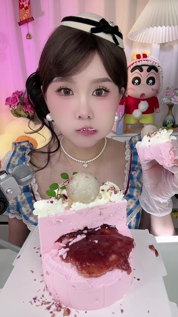 啃啃玫瑰荔枝白脱奶油蛋糕~