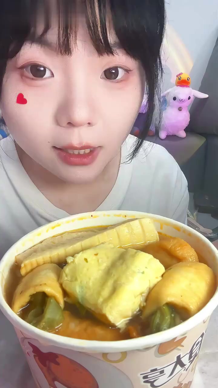 今日份关东煮菠菜蛋糕配多样丸子超赞