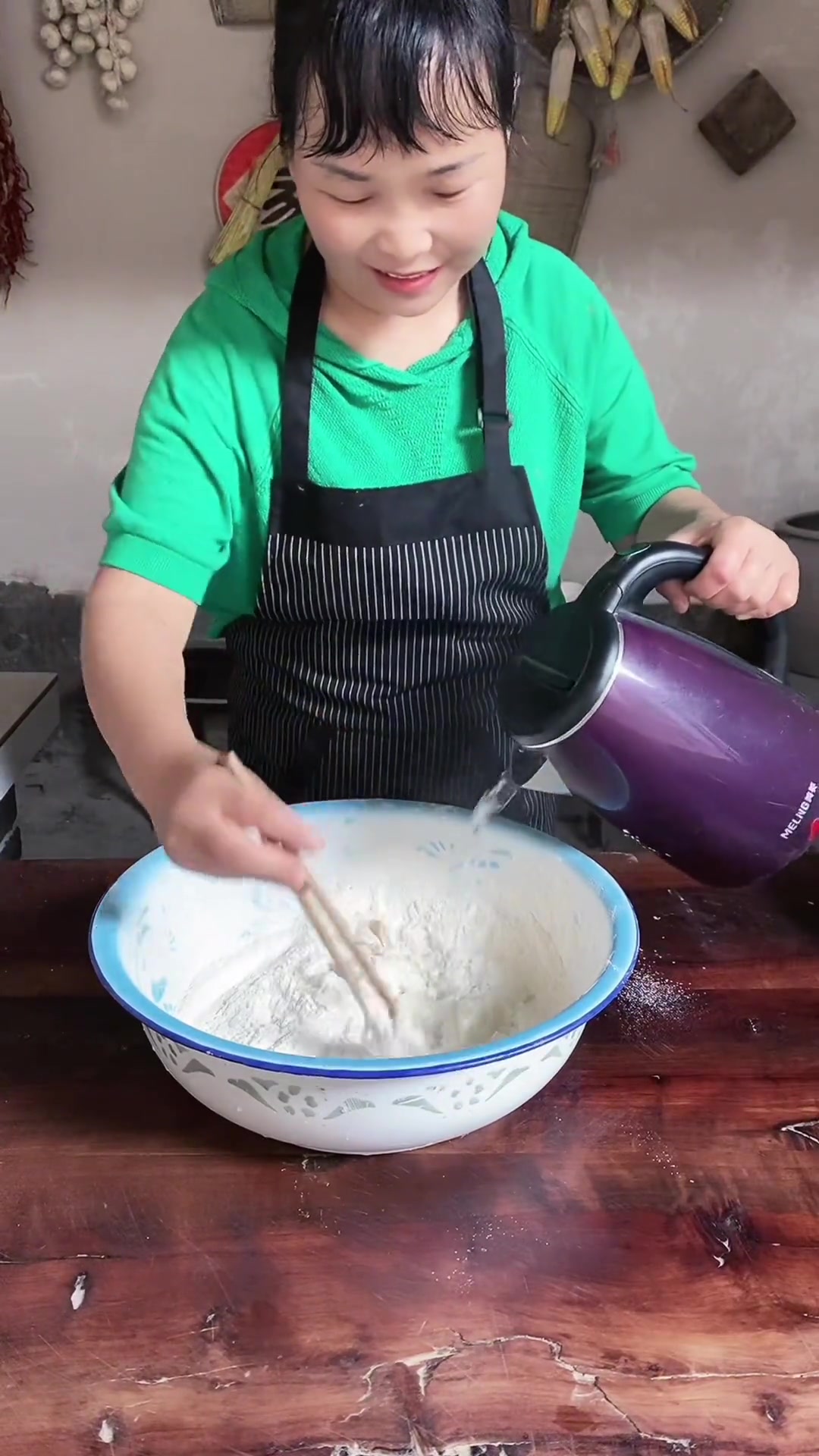 娃放假吃饭愁?脆皮炸菜卷安排上!