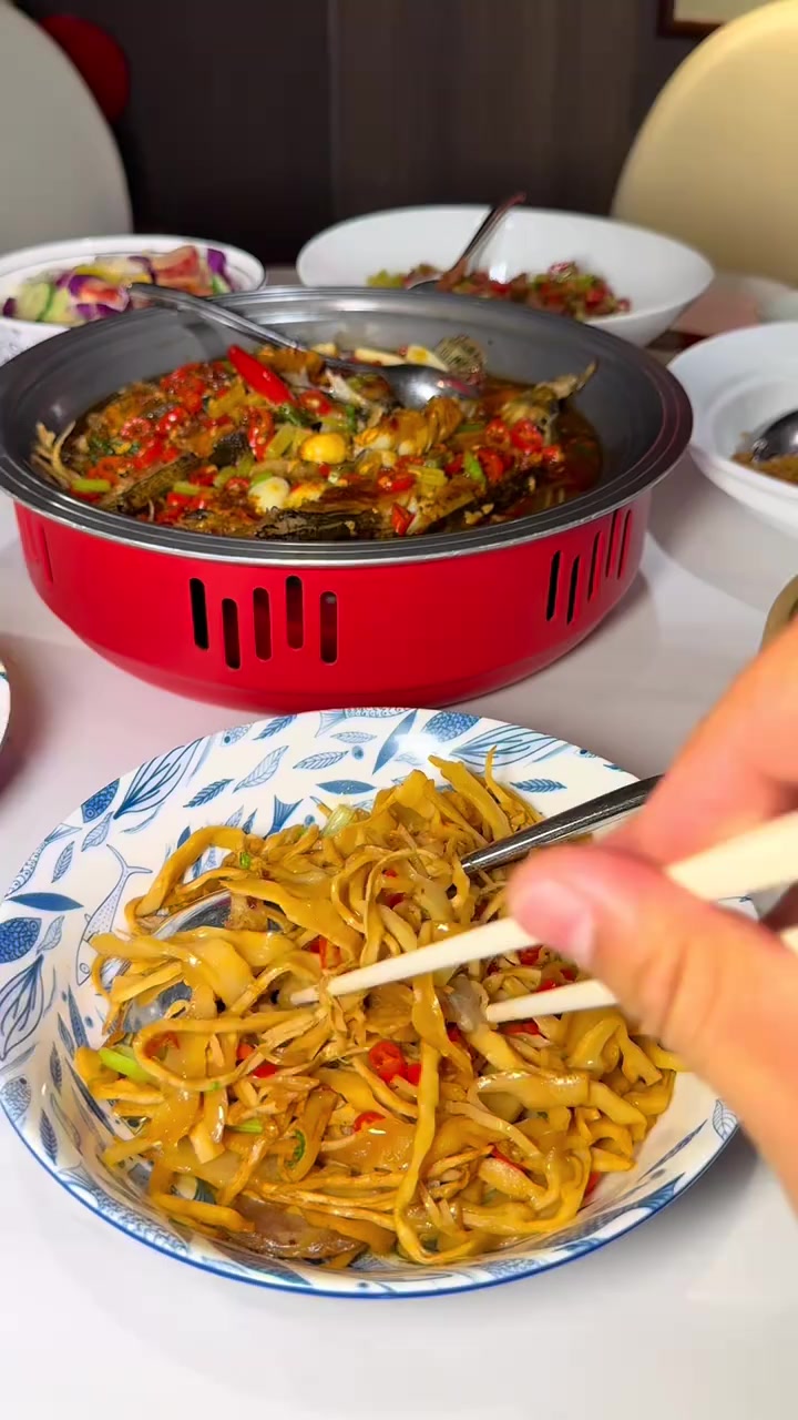 大朝阳厉害了,158块钱四个人吃江西菜,竟然还有臭鳜鱼