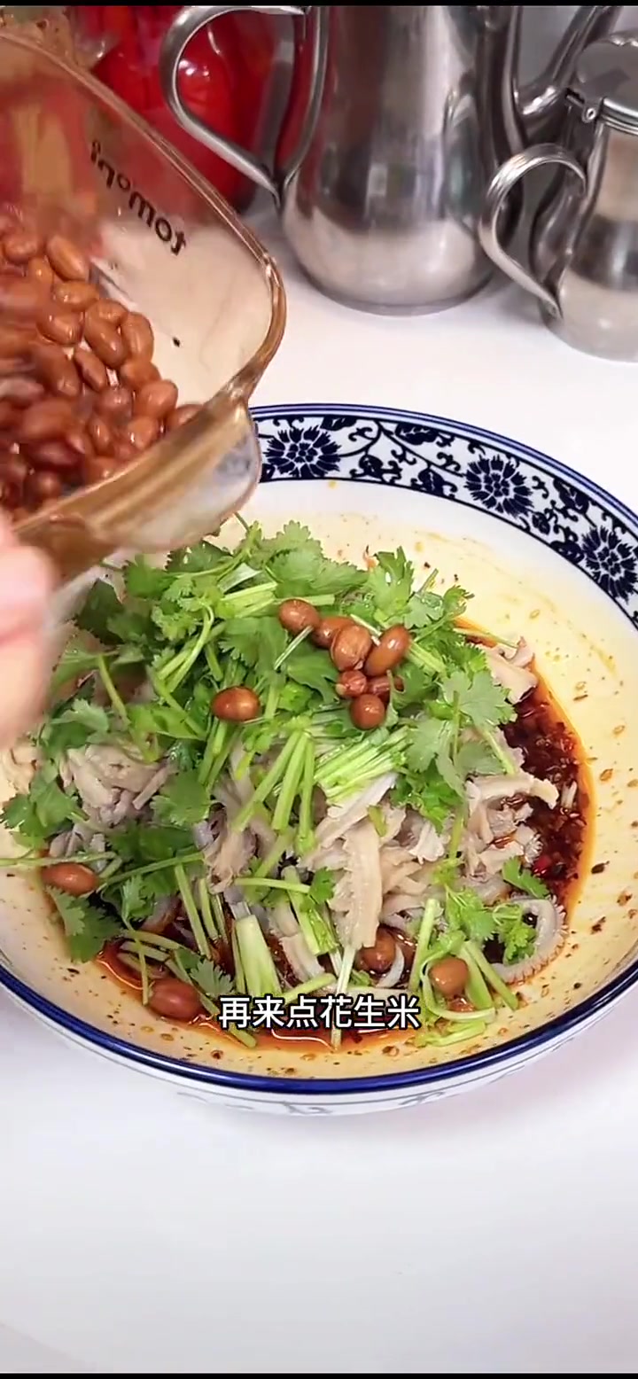 凉拌牛肚丝的详细做法来咯！