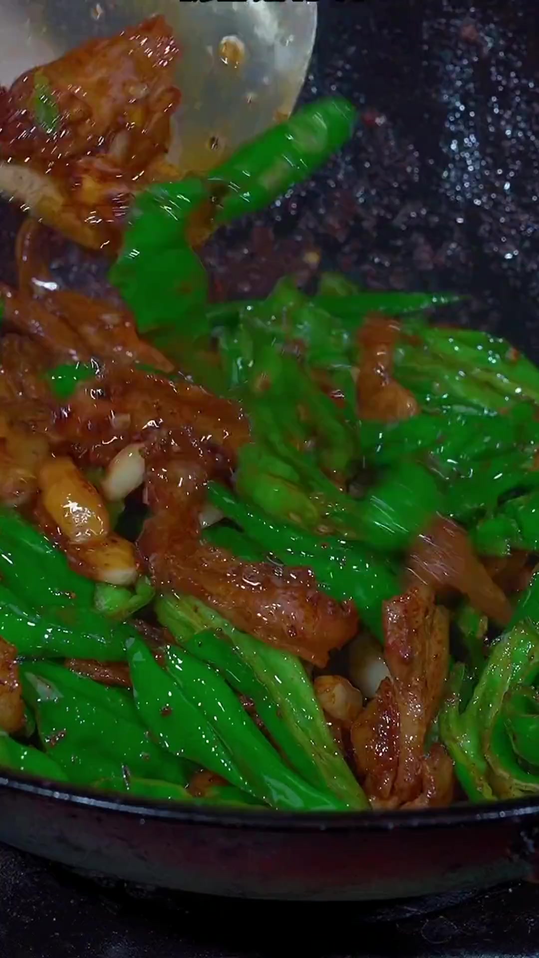 有这家常小炒酱，辣椒炒肉做法超简单！