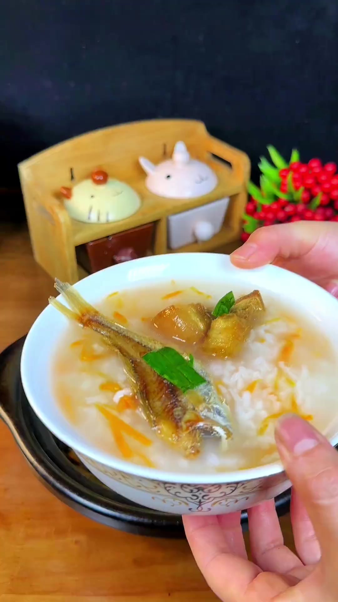 湛江人钟爱的番薯粥配咸鱼，美味至极