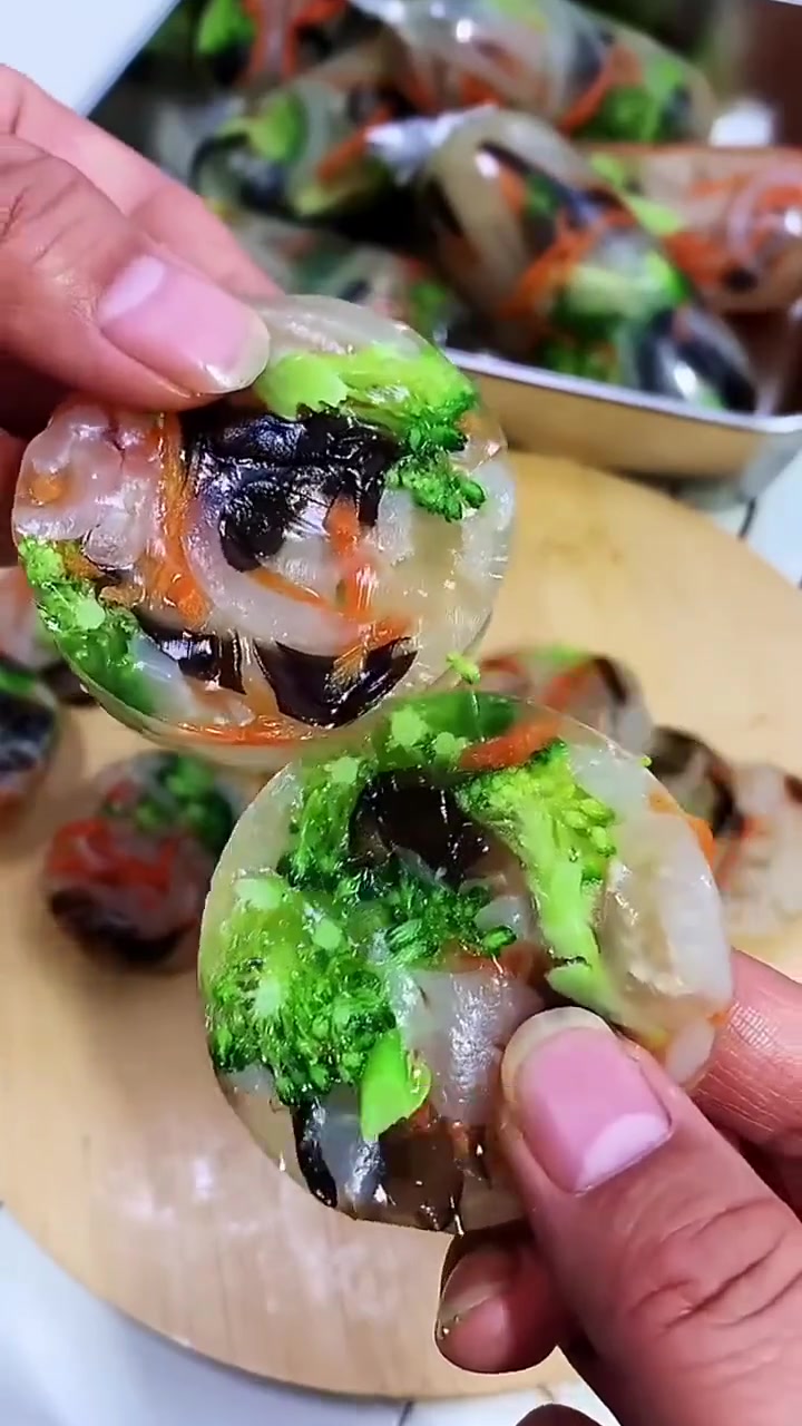 自制肉皮蔬菜肠!满满的胶原蛋白,好看又好吃!