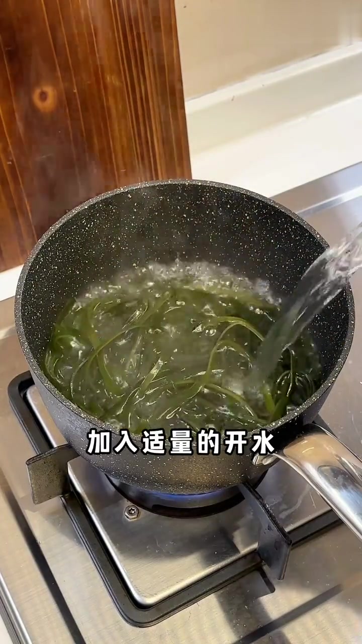 冬天减脂鸡胸吃法！低卡海带鸡片荞麦面