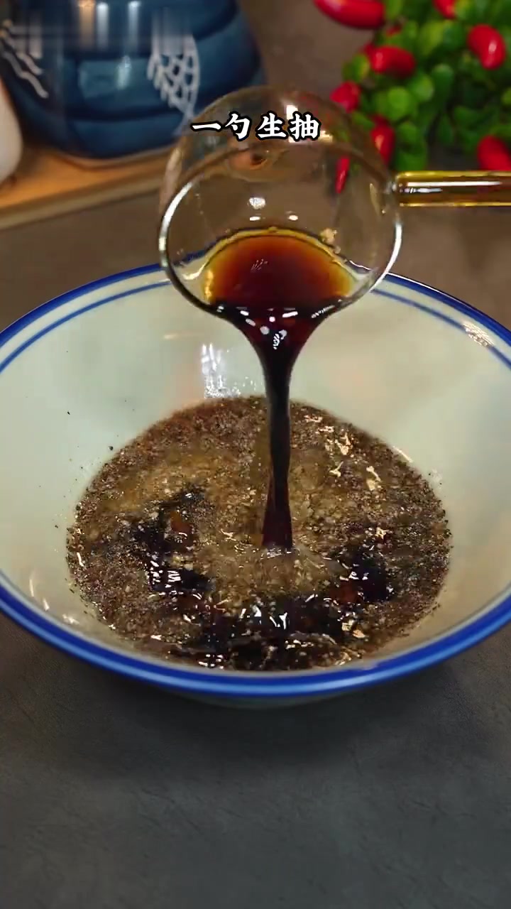 广东特色家常菜胡椒鸡煲，鲜香嫩滑一周吃三次都不腻