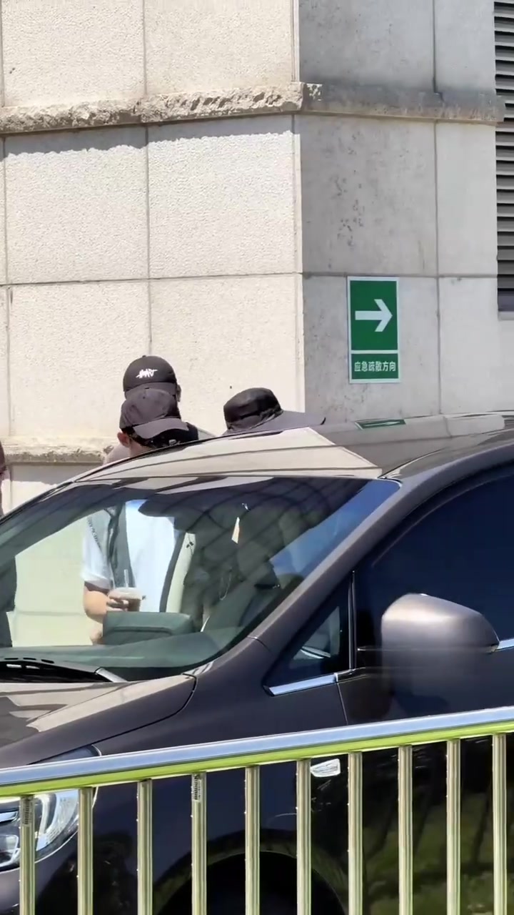 刚刚捕捞上来的新鲜活鱼！