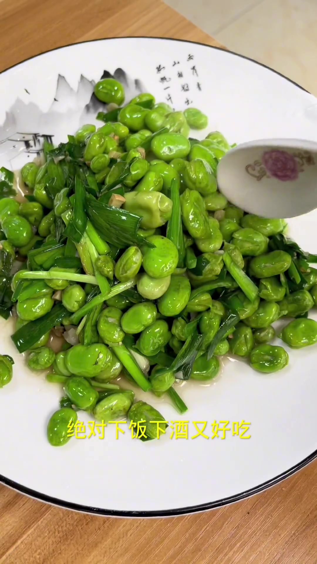 韭菜炒豌豆米,地地道道湖北特色菜,每逢这个季节必吃