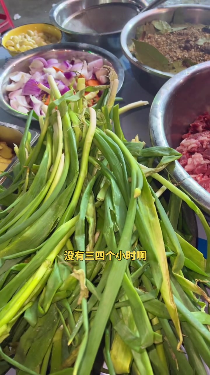 牛肉板面做法,板面底料熬制一锅需要多久时间?炒板面料要多久?板面制作方法分享