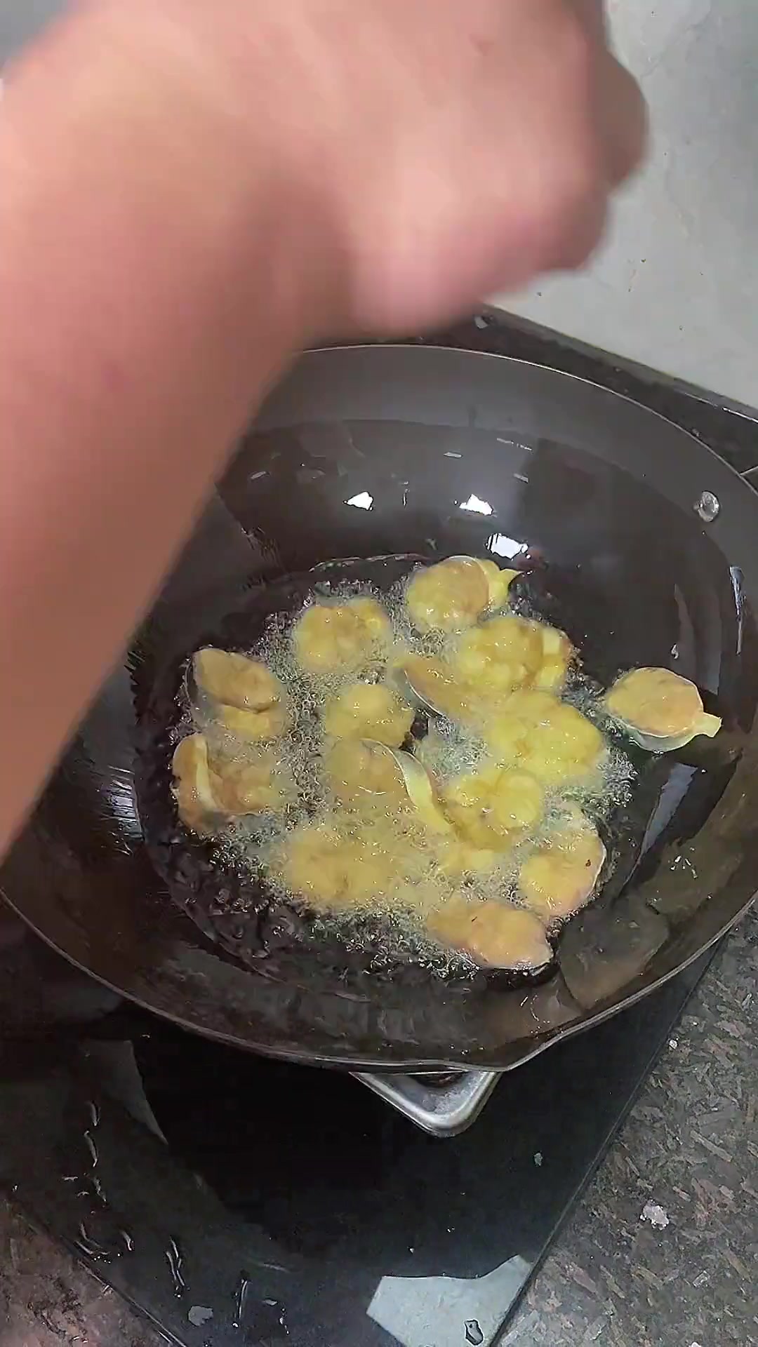 椒盐鳗鱼做法,香脆咸香不腻,超好吃!