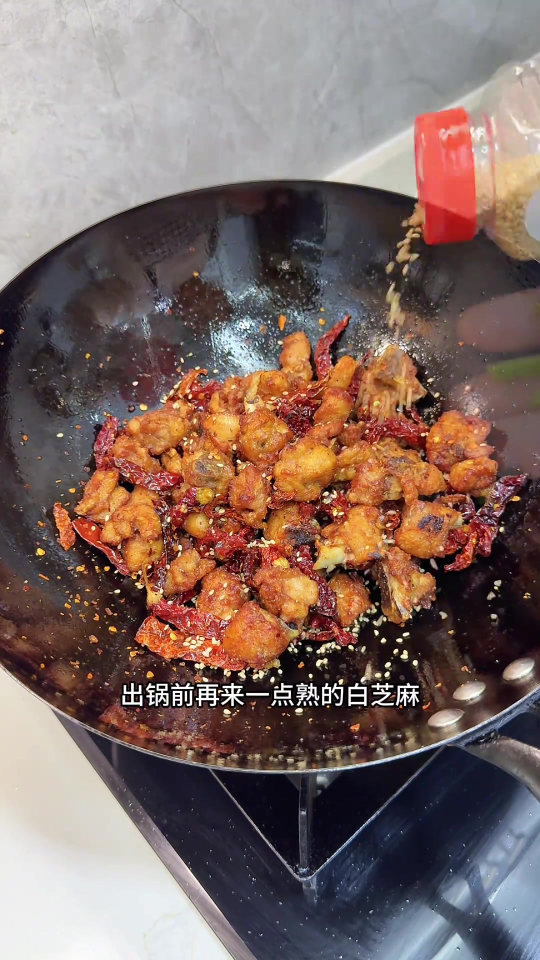 给队友带去公司的午餐便当,有辣子鸡,梅酱排骨,干锅花菜,烩三鲜。全部光盘哦!