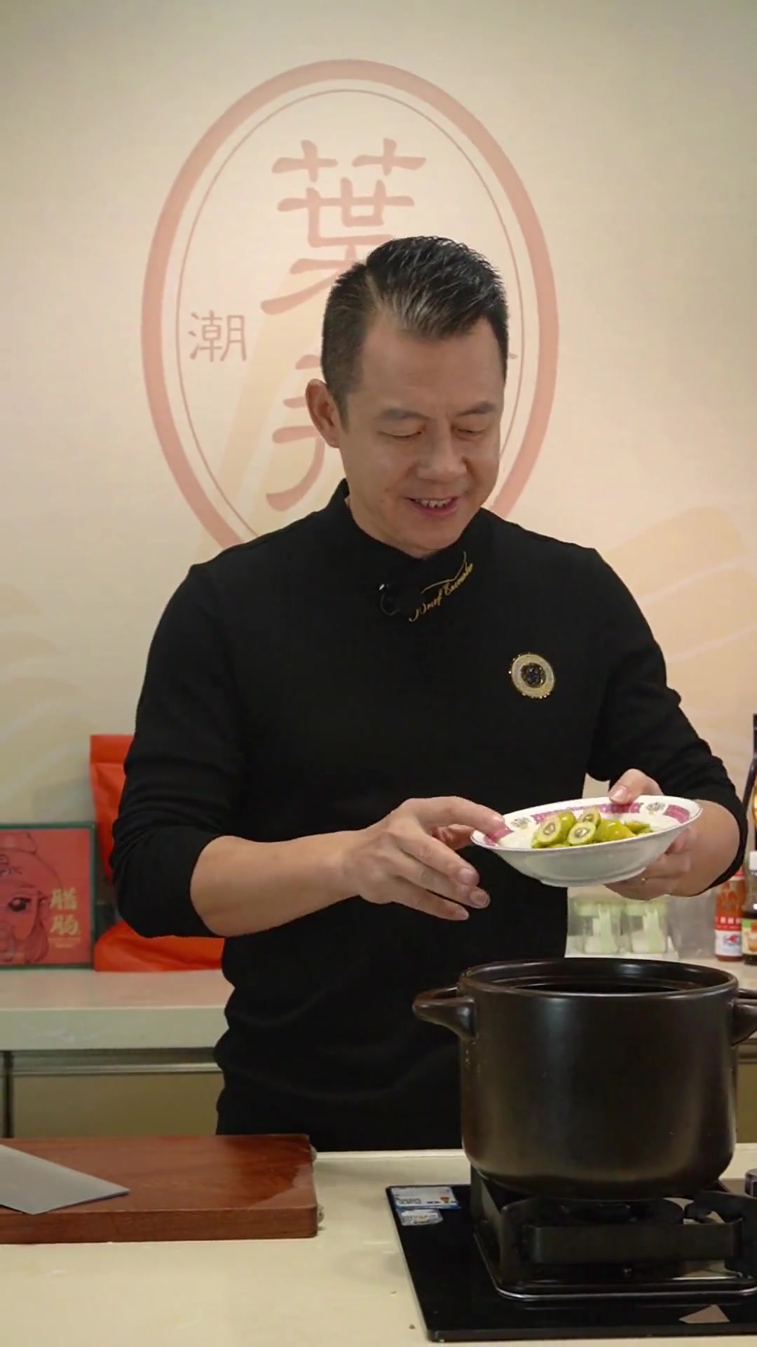 冬季比较干燥，炖一锅橄榄猪肺汤滋润一下最适合不过了！