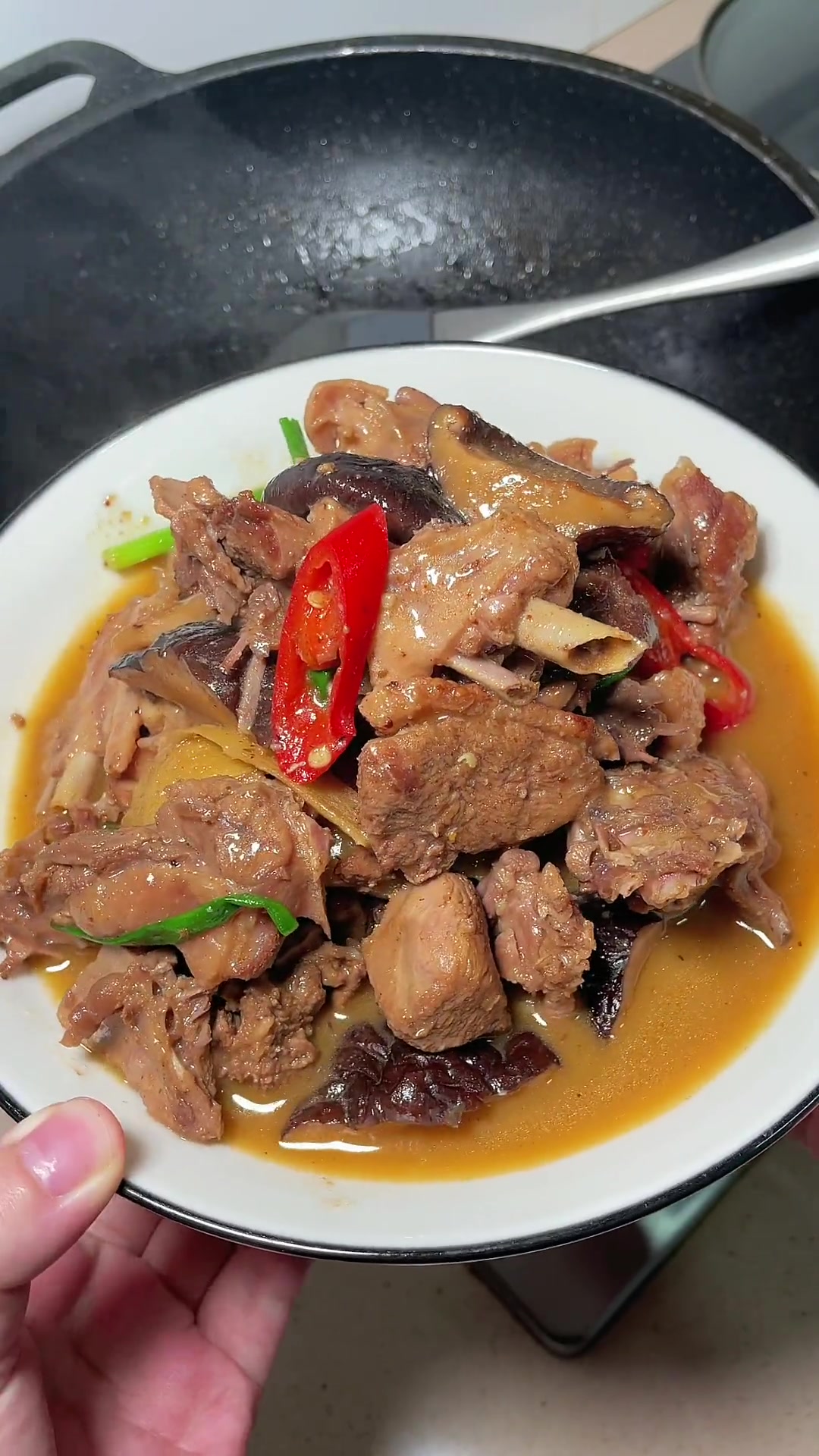菜脯焖鸭肉你们吃过吗？真的好下饭，做这道菜饭要煮多点