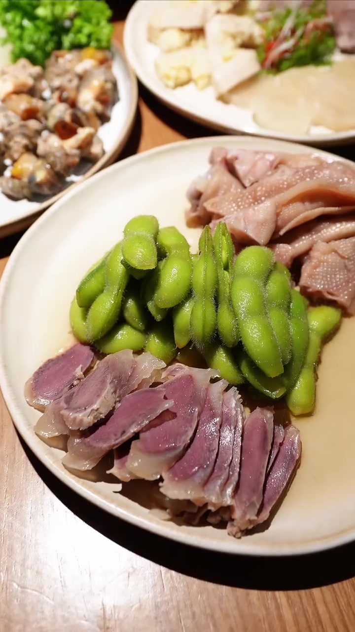 95后宁波女孩，在上海开了家地道宁波菜即便在禁渔期，也能吃到主理人家里亲戚出海海钓的海鲜，