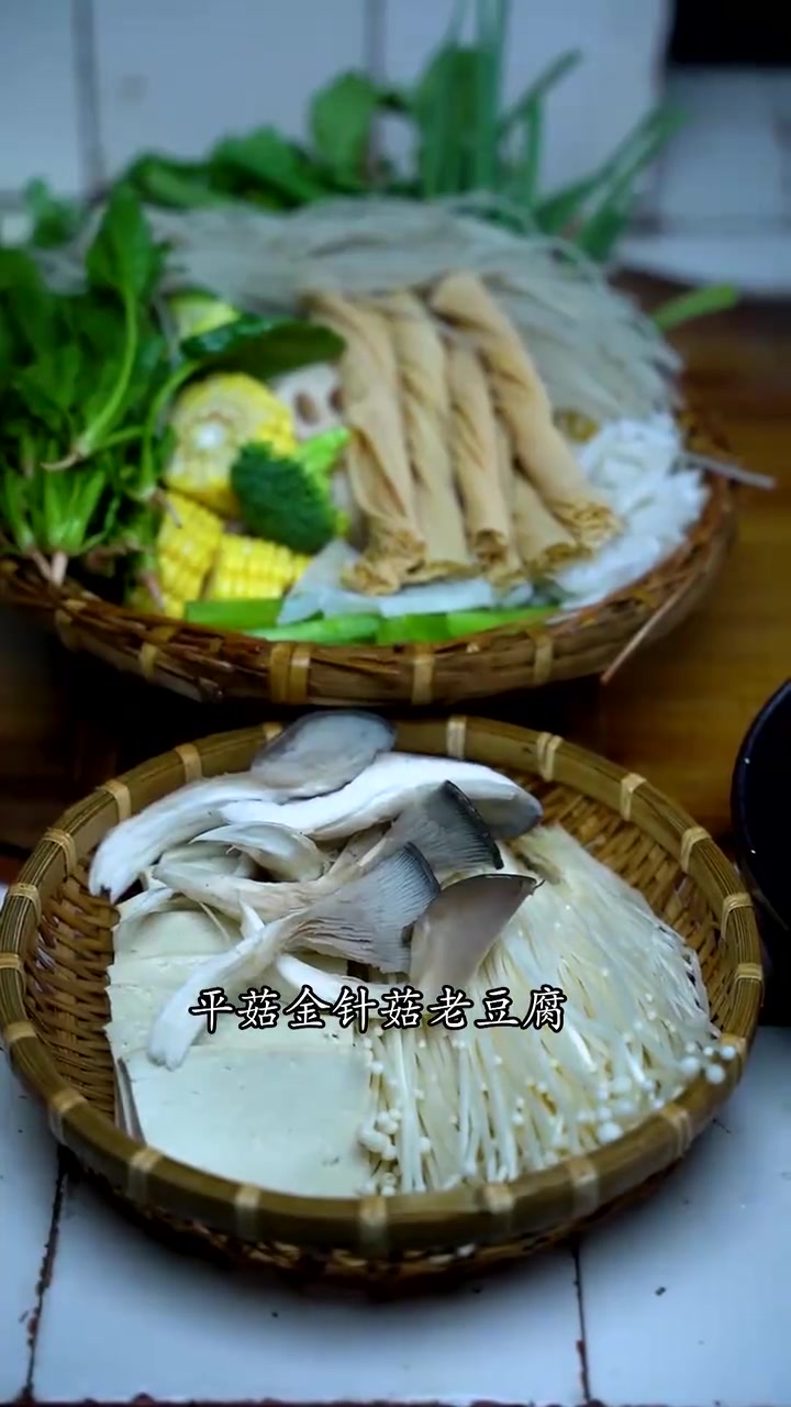 农村大骨汤火锅，砂锅热菜，院享乡情惬意