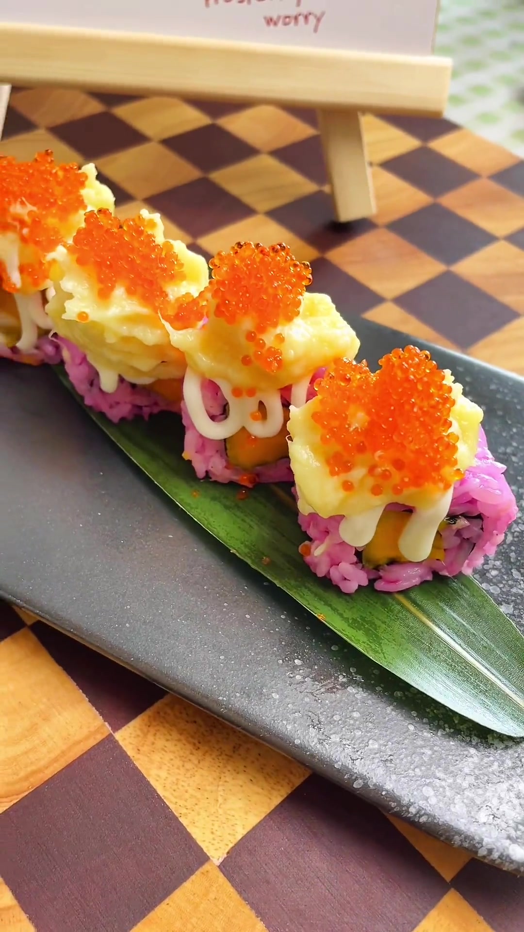 喜欢吃榴莲的一定不能错过这一款寿司，唇齿留香，榴莲忘返