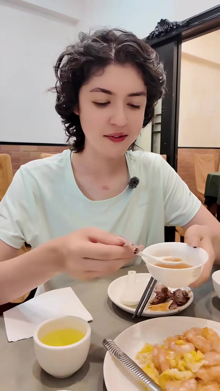 当洋盆友来到神秘米其林，发现竟然没有菜单！洋朋友惊呆啦！