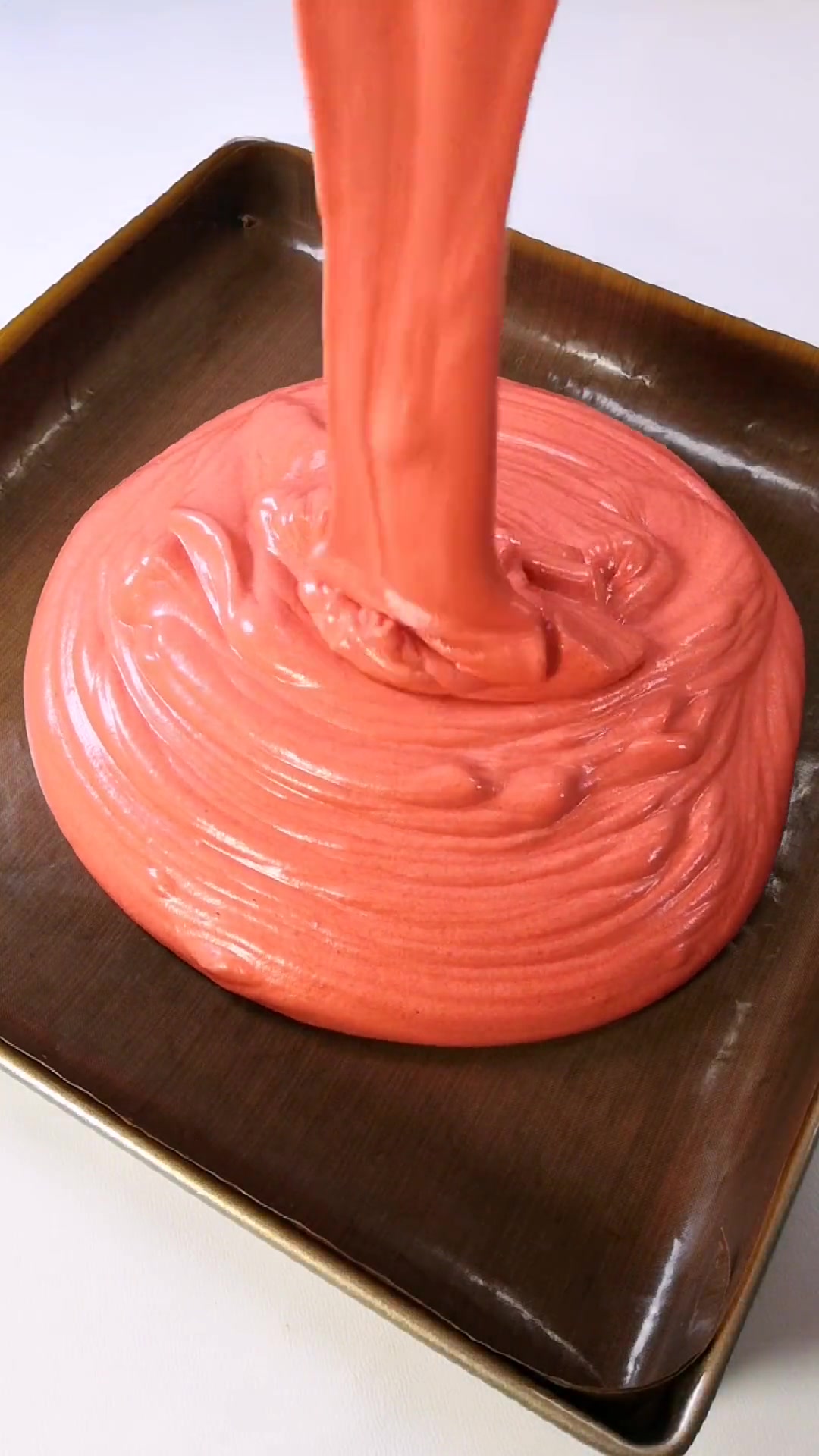 爱吃红丝绒蛋糕的小可爱，试试这款超简单喜庆三明治蛋糕