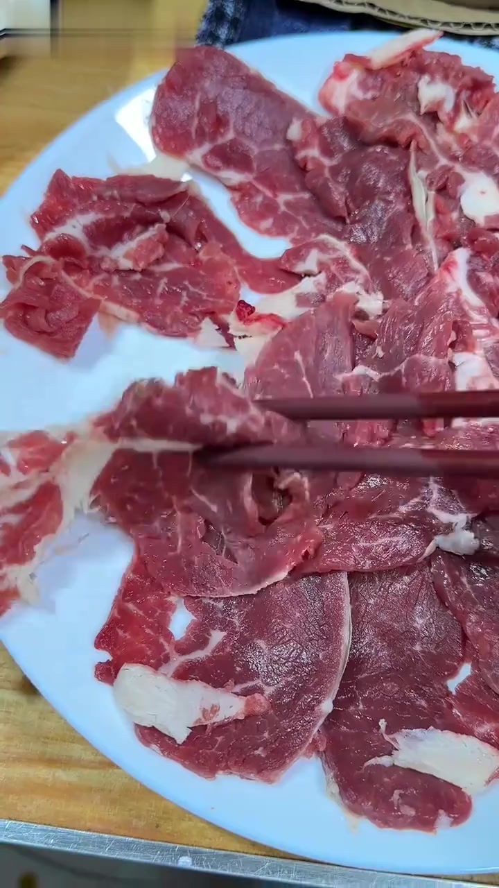 广东人打边炉的天花板清水打边炉,给北方的朋友看下我们广东人的打边炉,简单而美味!