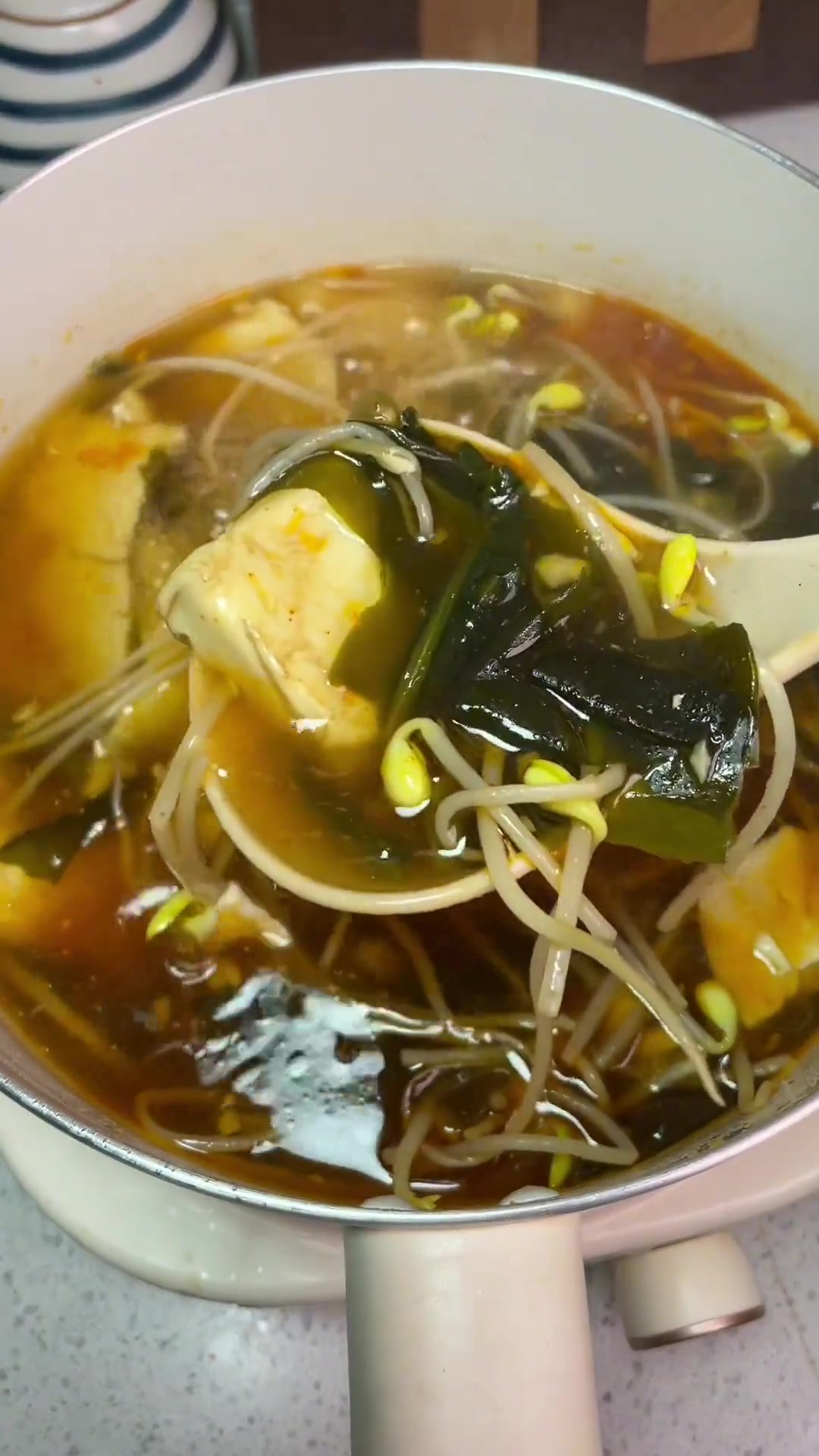 低脂低卡的海带豆芽豆腐汤,酸酸辣辣超好吃