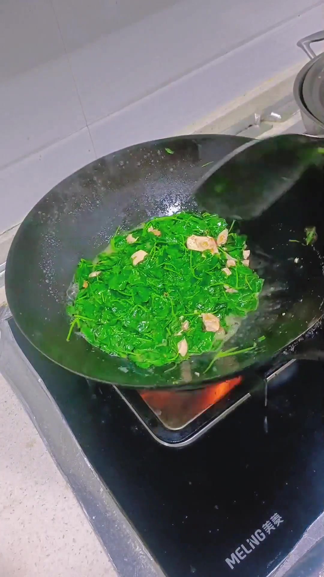 咸鸭蛋上汤金花菜