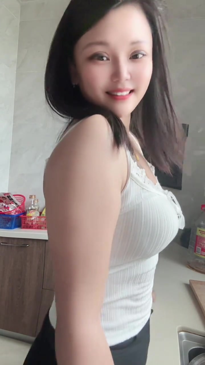 天冷缺一件外套,奶茶喝不喝不重要