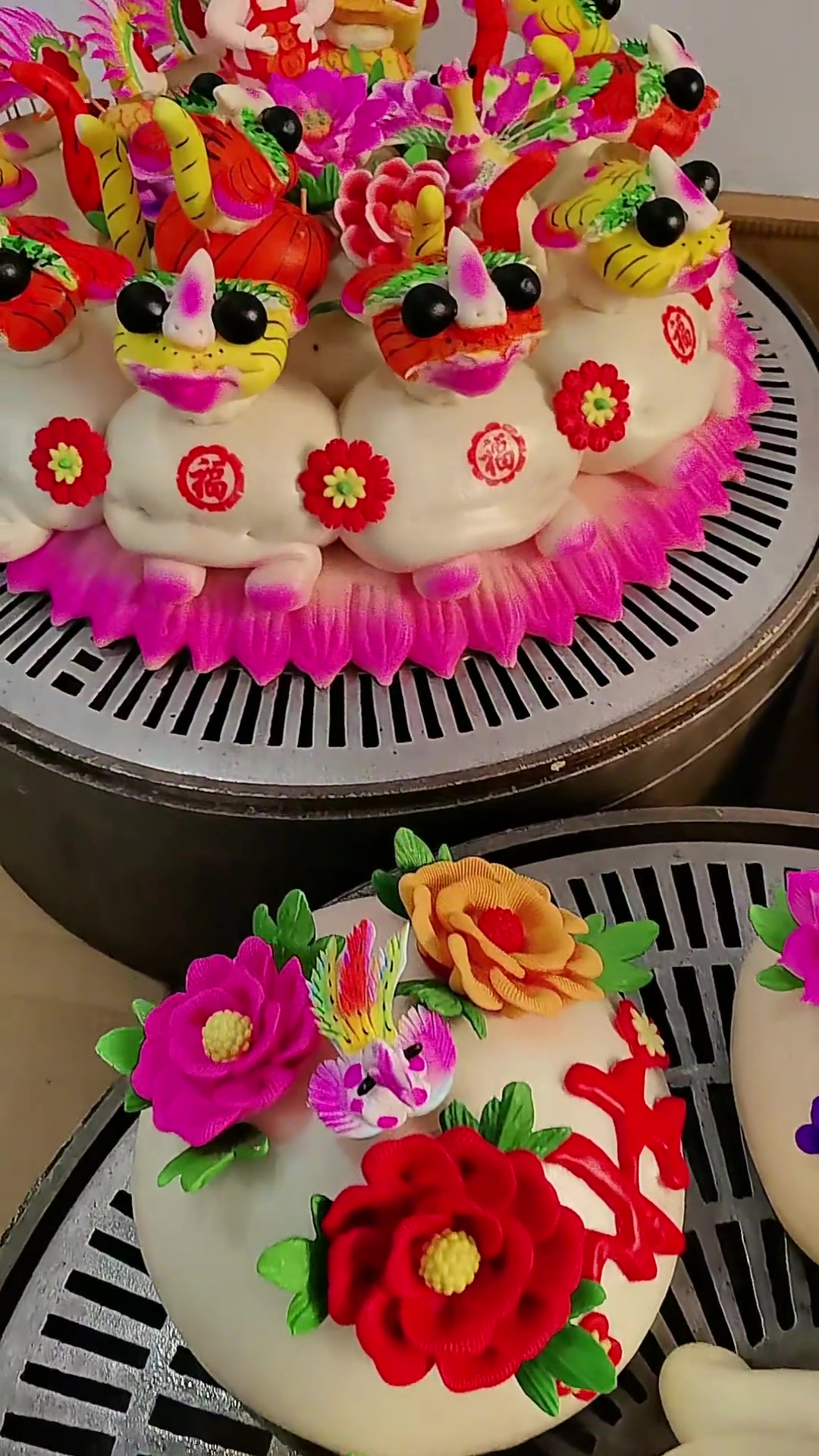 满月花馍！闻喜流传一种说法，无论你技艺再高，不会做这个（龙生虎养雕打伞）花馍，就不算真正花