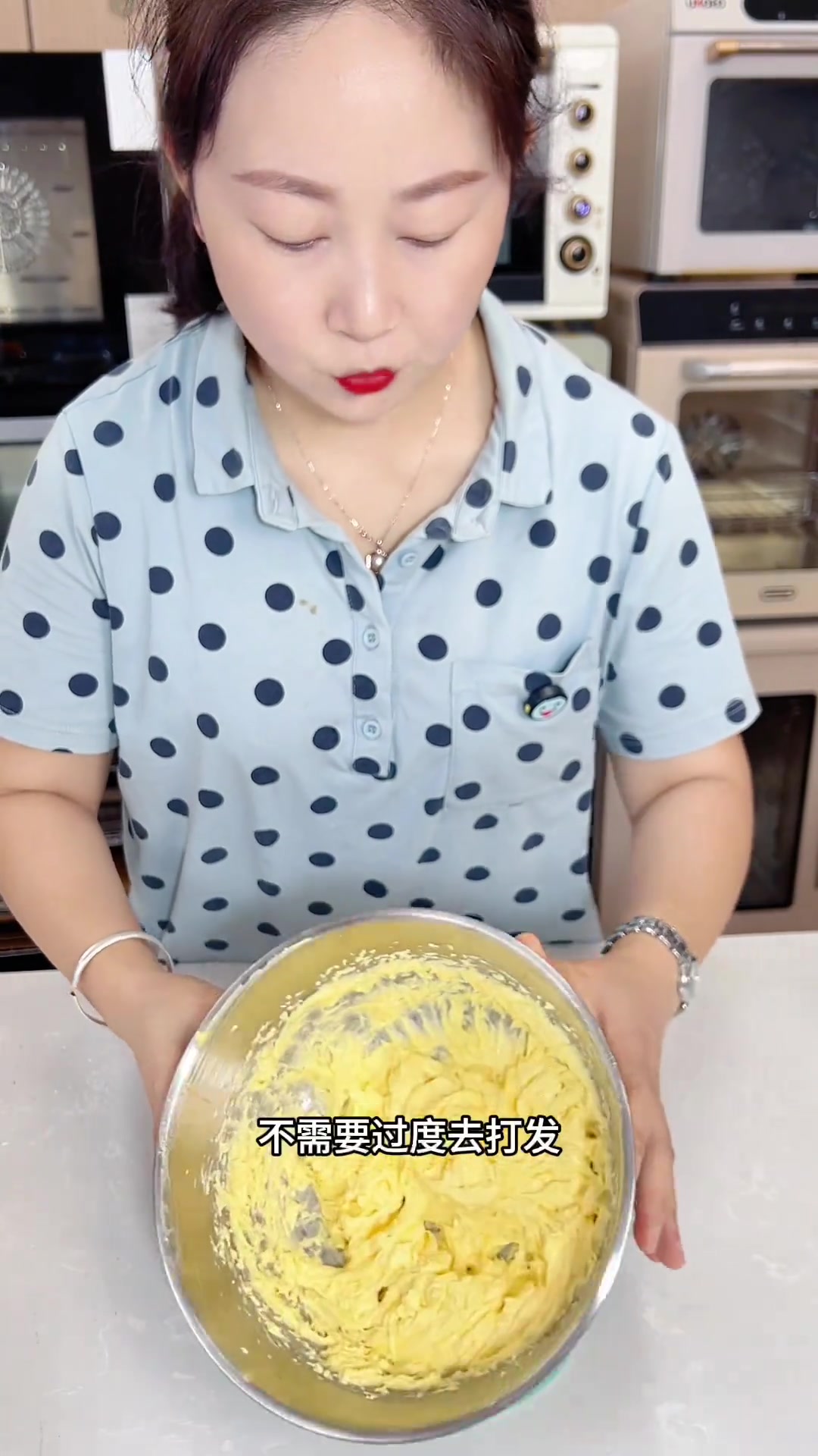 比流心月饼还好吃的奶黄麻薯月饼，快试试！