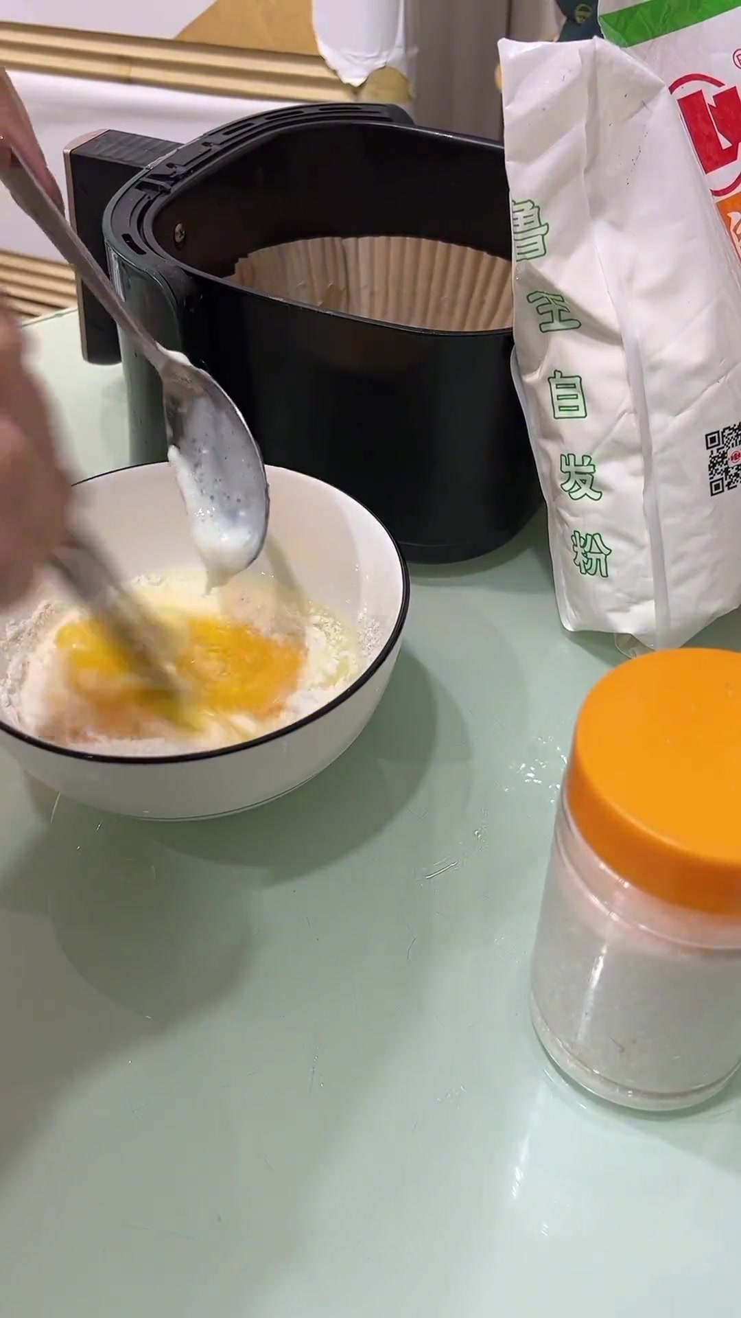 空气炸锅做蛋糕教程好吃到爆？实测真相来了！