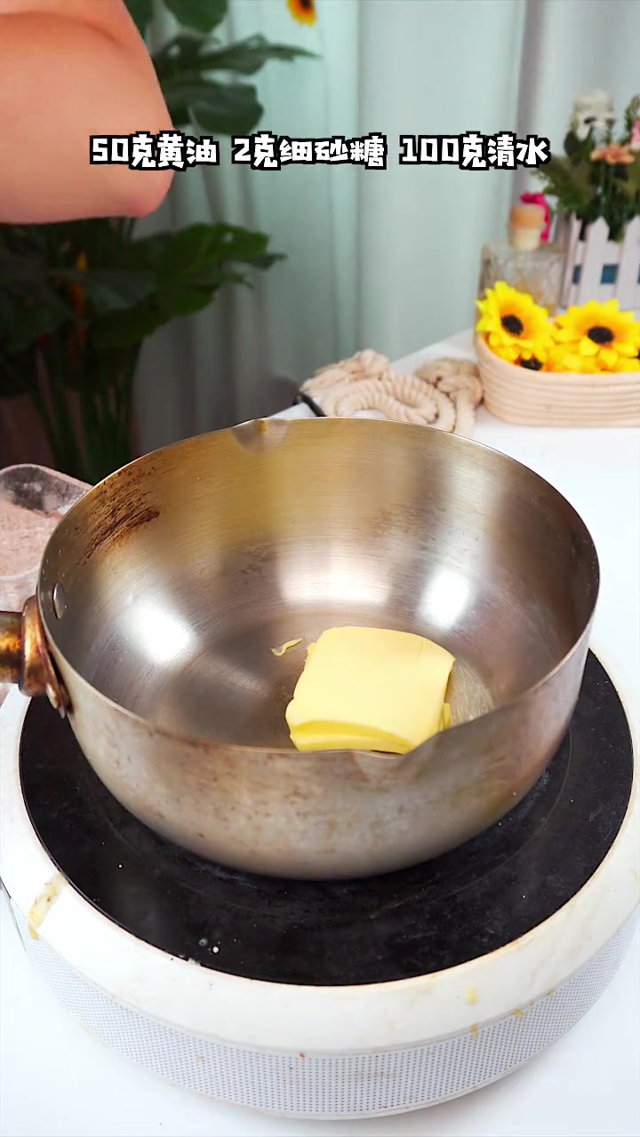 只需鸡蛋面粉黄油，就能做出酥脆香滑小泡芙