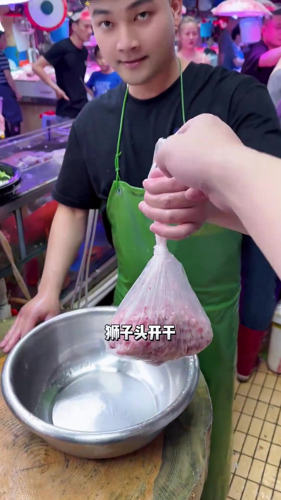 中午简单吃个盖浇饭，这美味你流口水了吗？