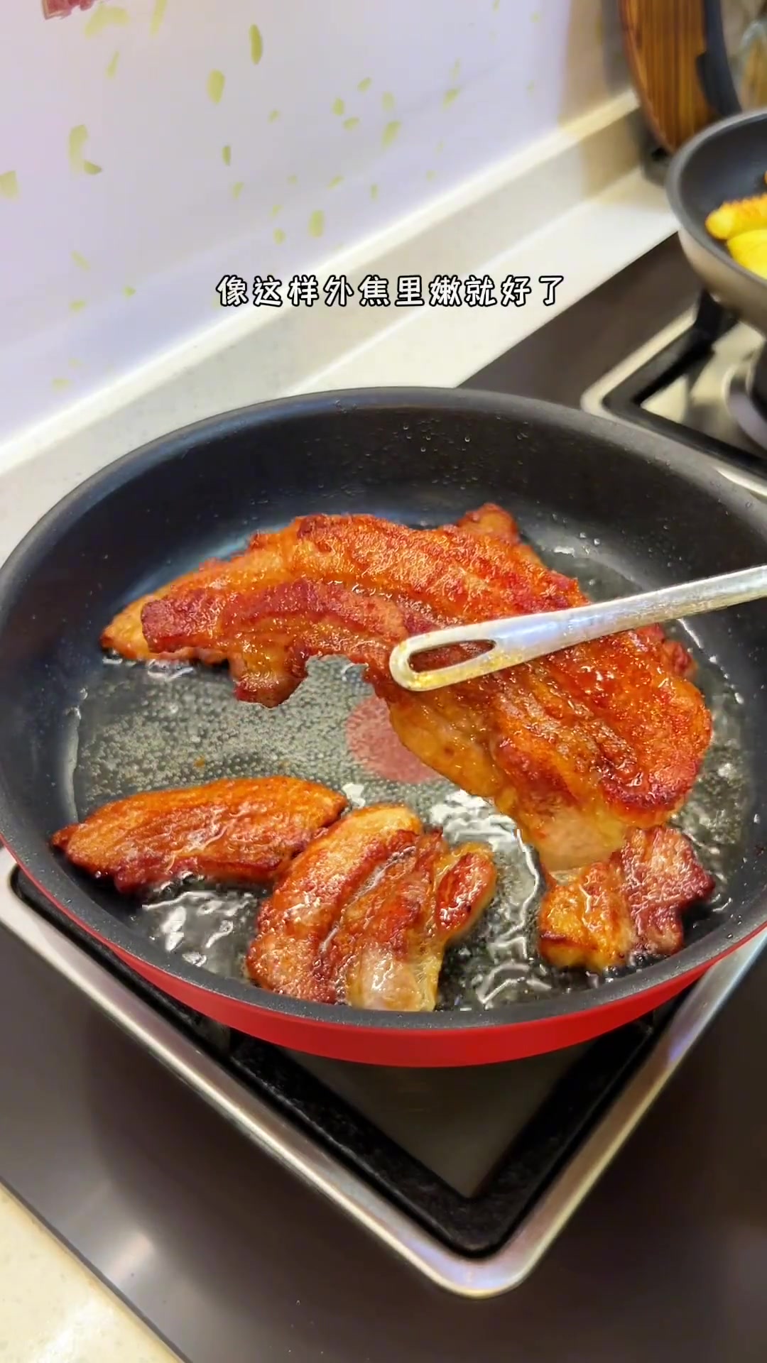 自己在家做烤肉，分量足，别提多好吃了